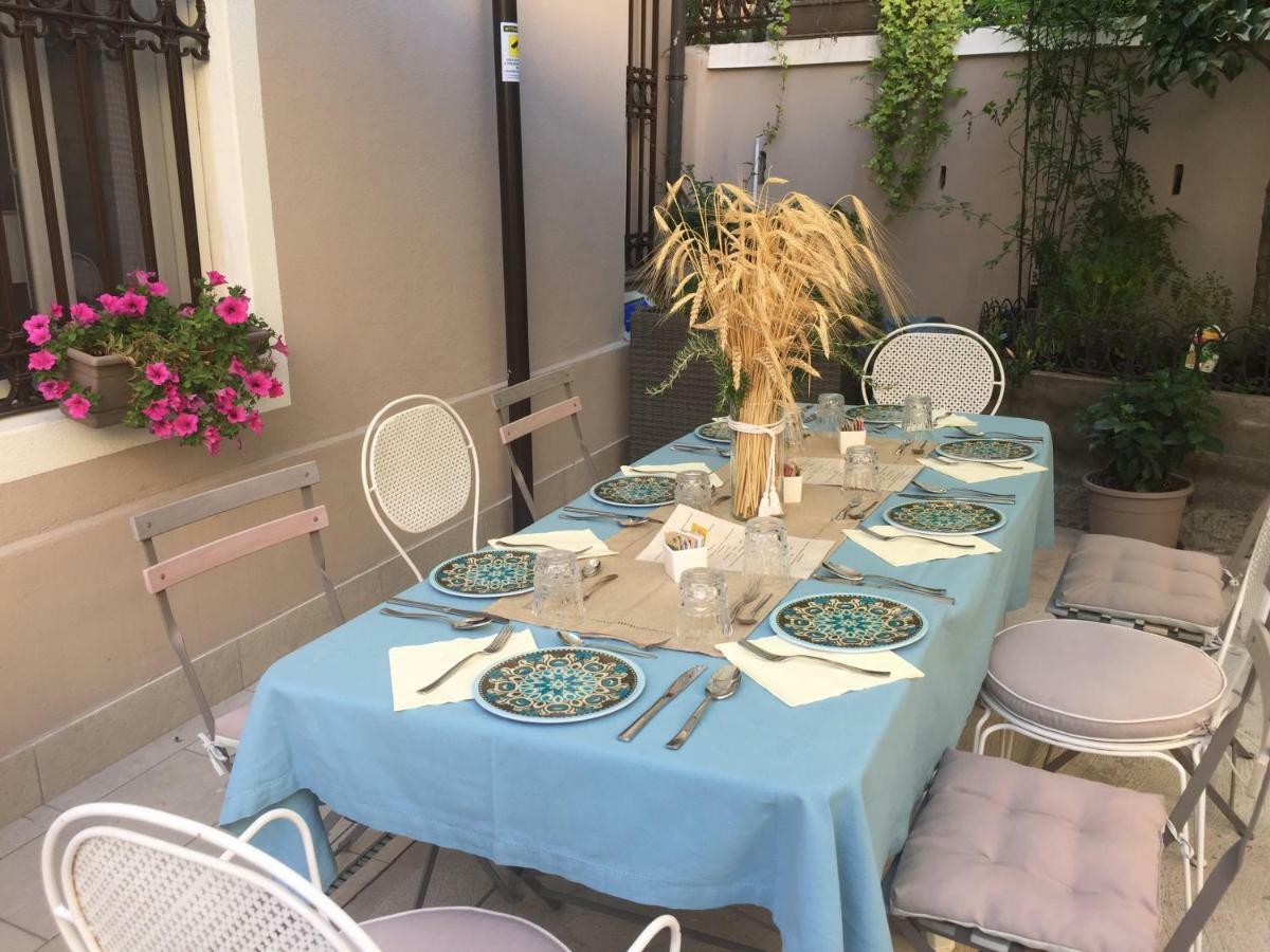 Residenza Elisa Bed and Breakfast Desenzano del Garda Buitenkant foto